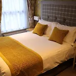 The Woolly Sheep 4*