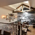The Woolly Sheep 4*